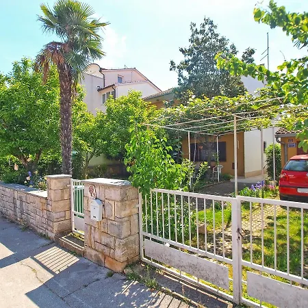 Anto 1028 פאז'אנה